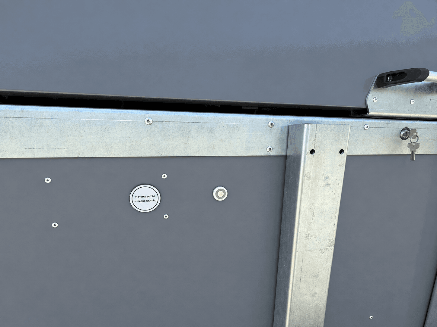Sensoneo BAM smart lock installed on a waste container